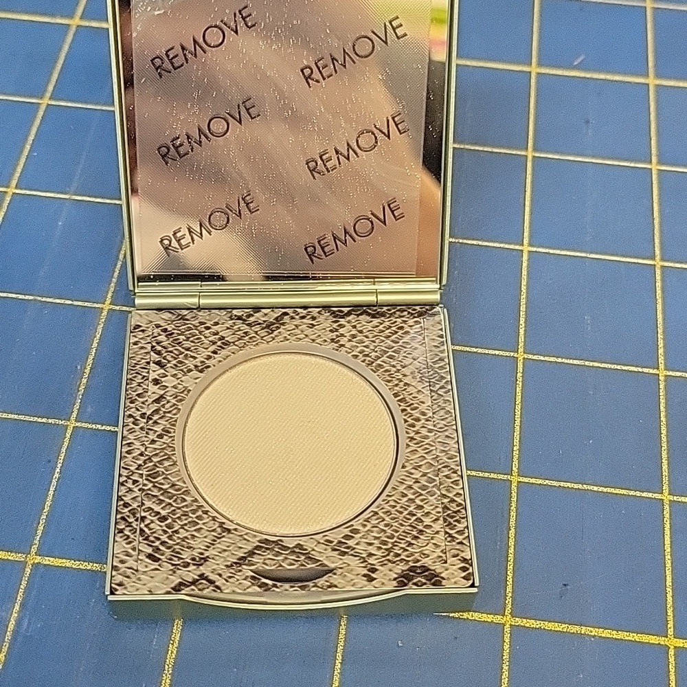 Mally Eyeshadow Refillable 2.5g New - Confetti